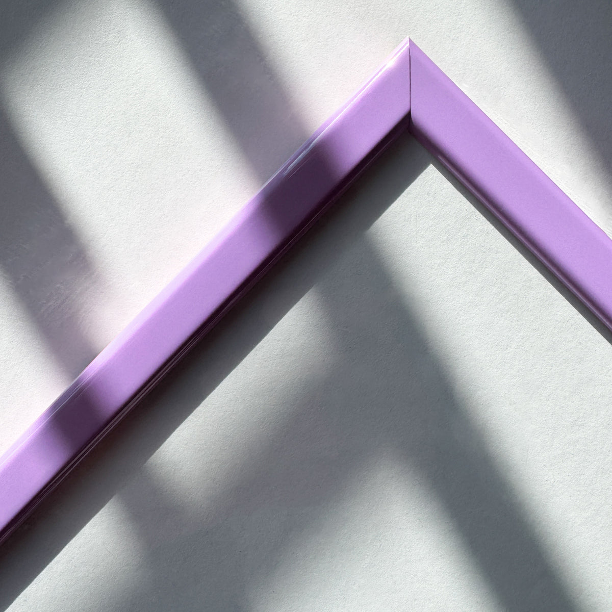 Pink glossy wooden frame - Narrow (13 mm) - 30×40 cm