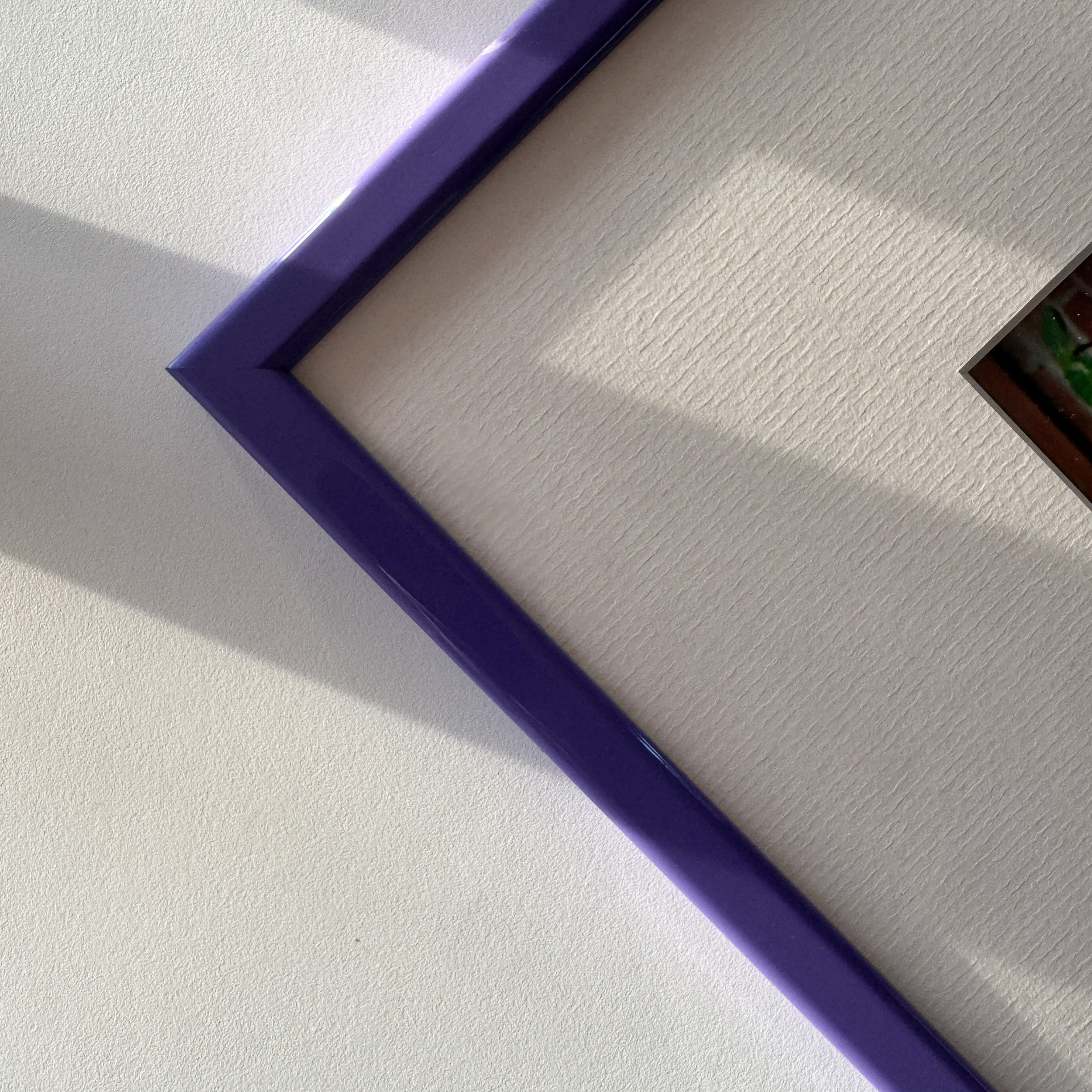 Purple glossy wooden frame - Narrow (13 mm) - 13x18 cm