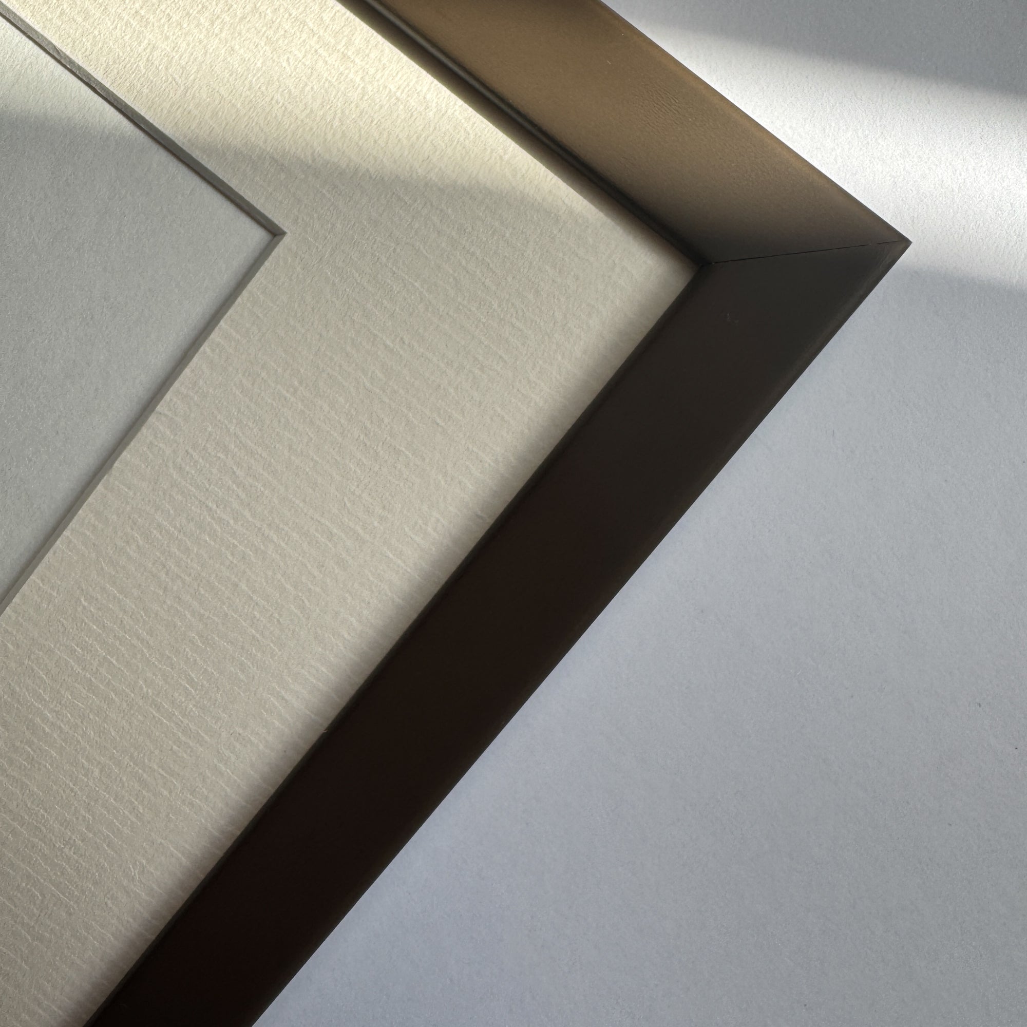 Brown matte wooden frame - Narrow (15 mm) - A3 (30×42 cm)