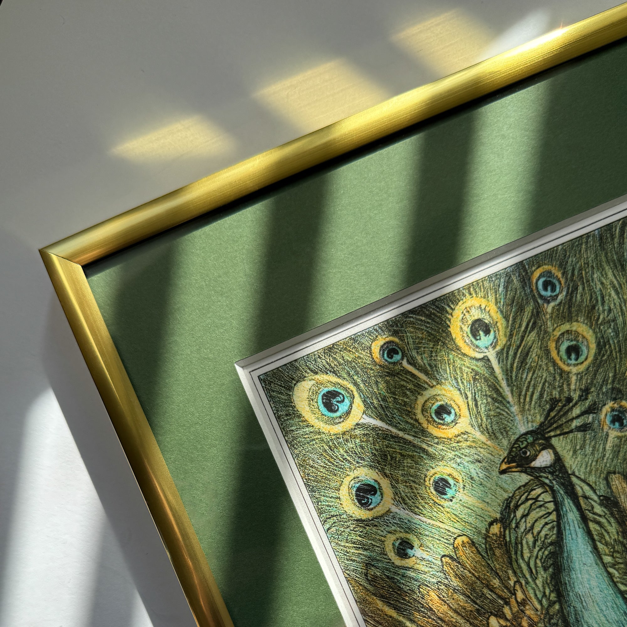 Gold aluminum frame - Narrow (9 mm) - A2 (42x59.4 cm)