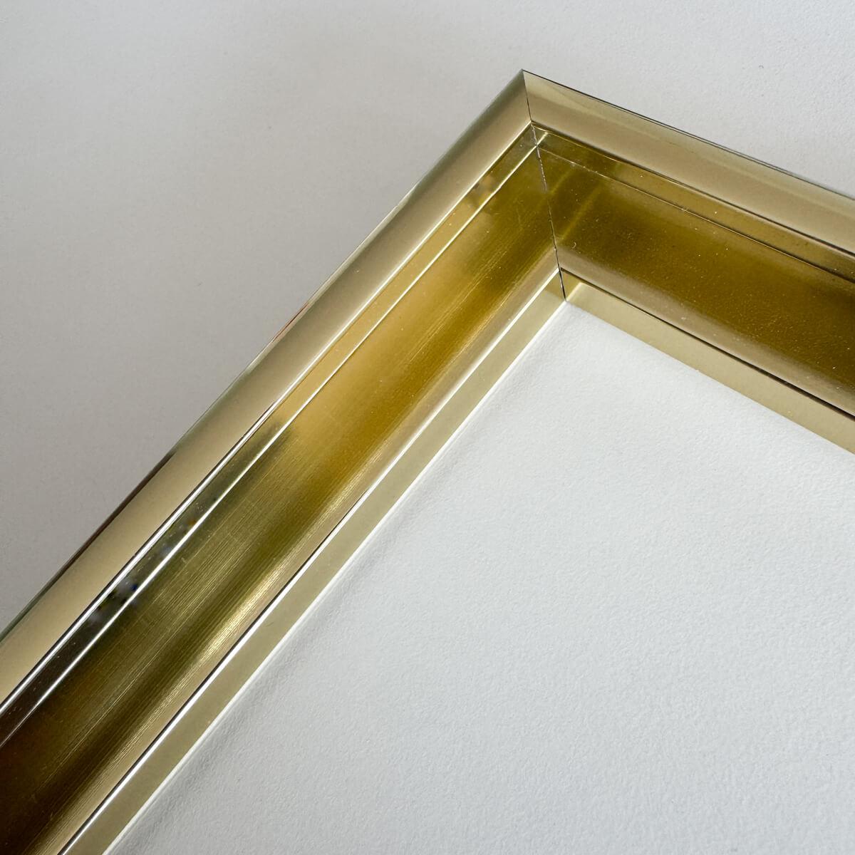 Golden premium aluminum frame - Narrow (6 mm) - Custom size