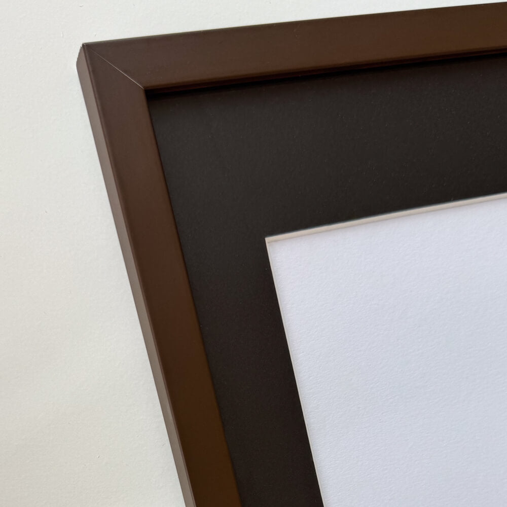 Brown matte wooden frame - Narrow (15 mm) - 28x35 cm