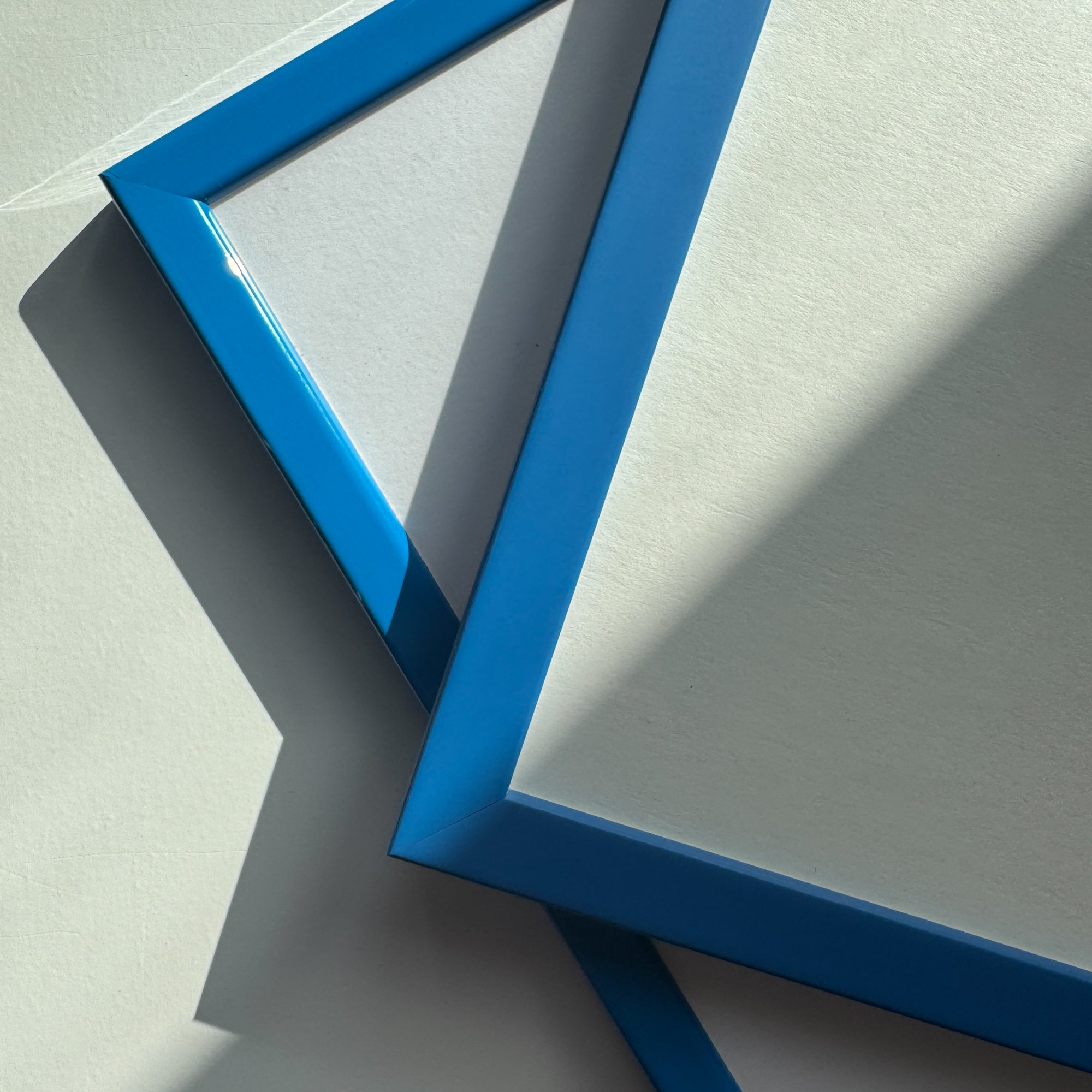 Blue matte wooden frame - Narrow (15 mm) - 18x24 cm