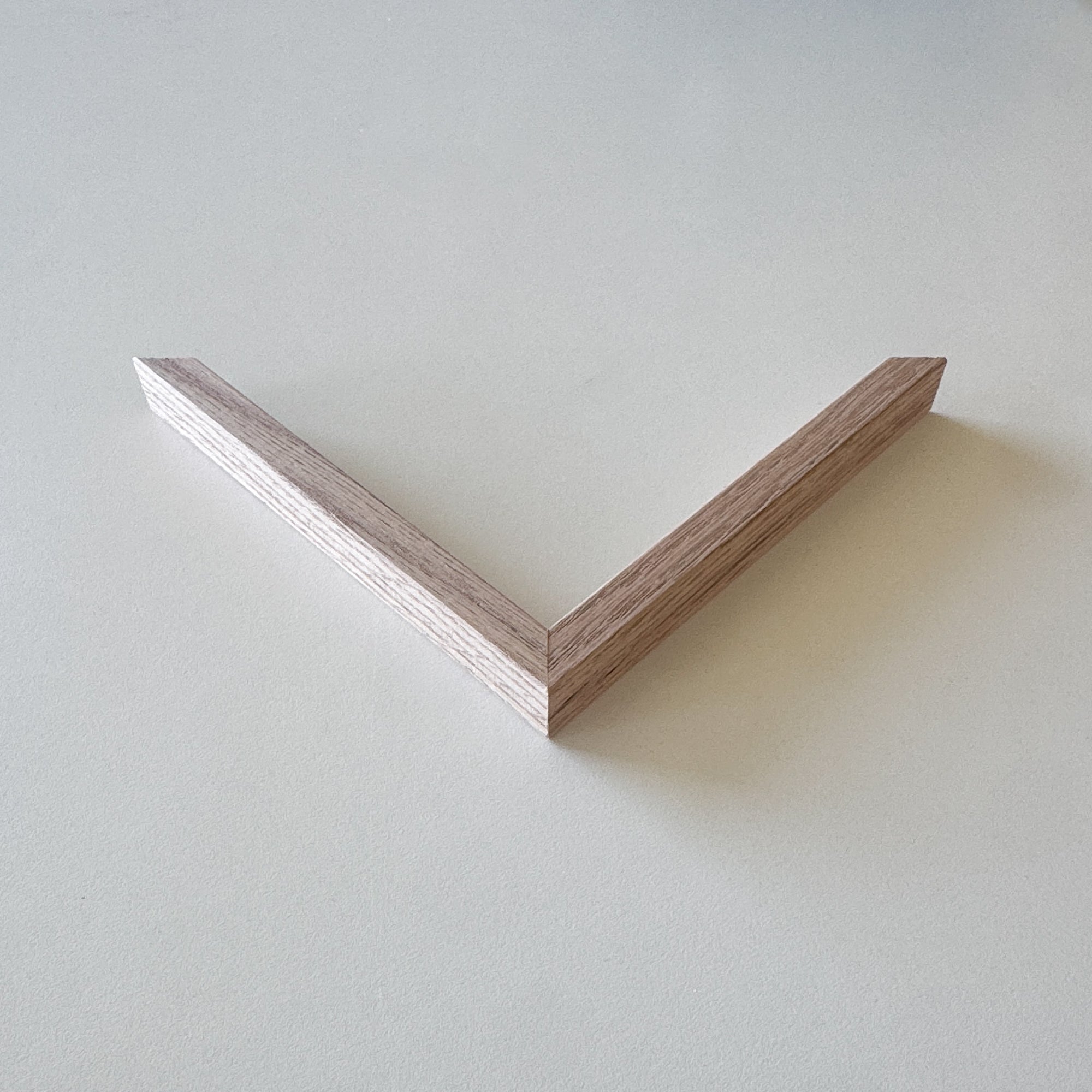 Corner sample: Solid oak frame to size - Narrow (12x18 mm)