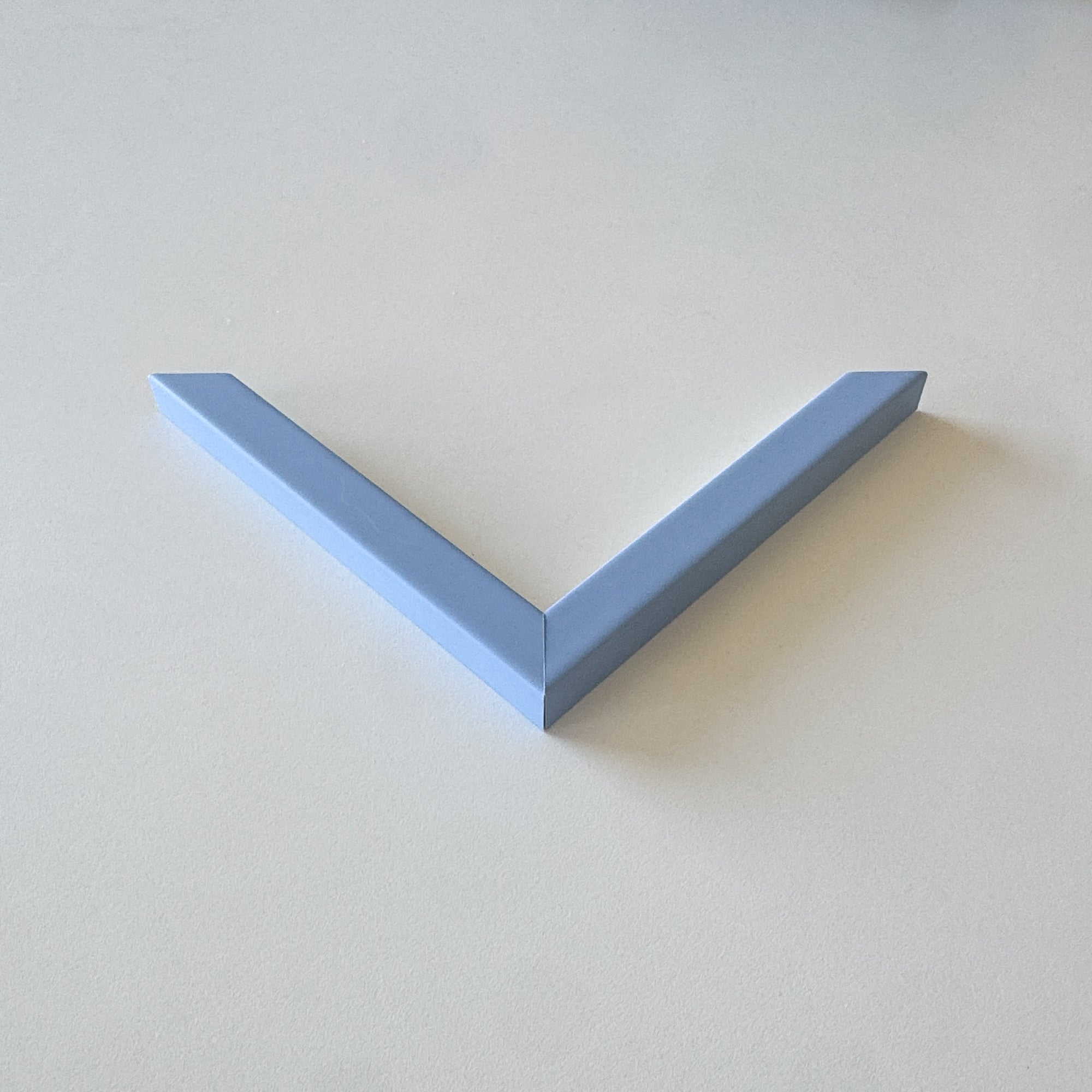 Corner sample: Light blue matte wooden frame - Narrow (15x13 mm)
