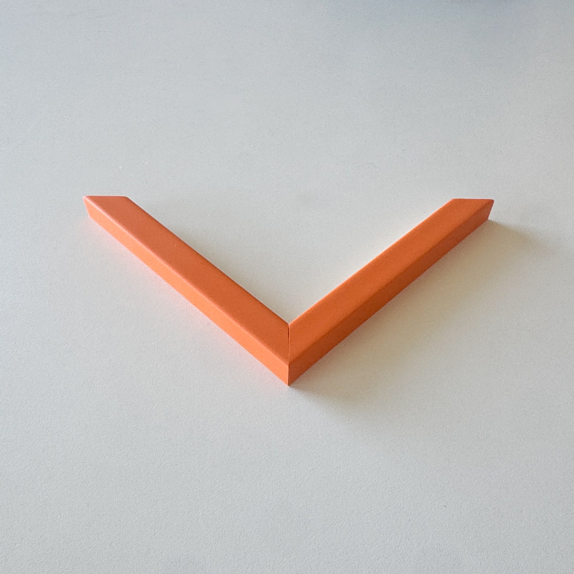 Corner sample: Orange matte wooden frame - Narrow (15x13 mm)