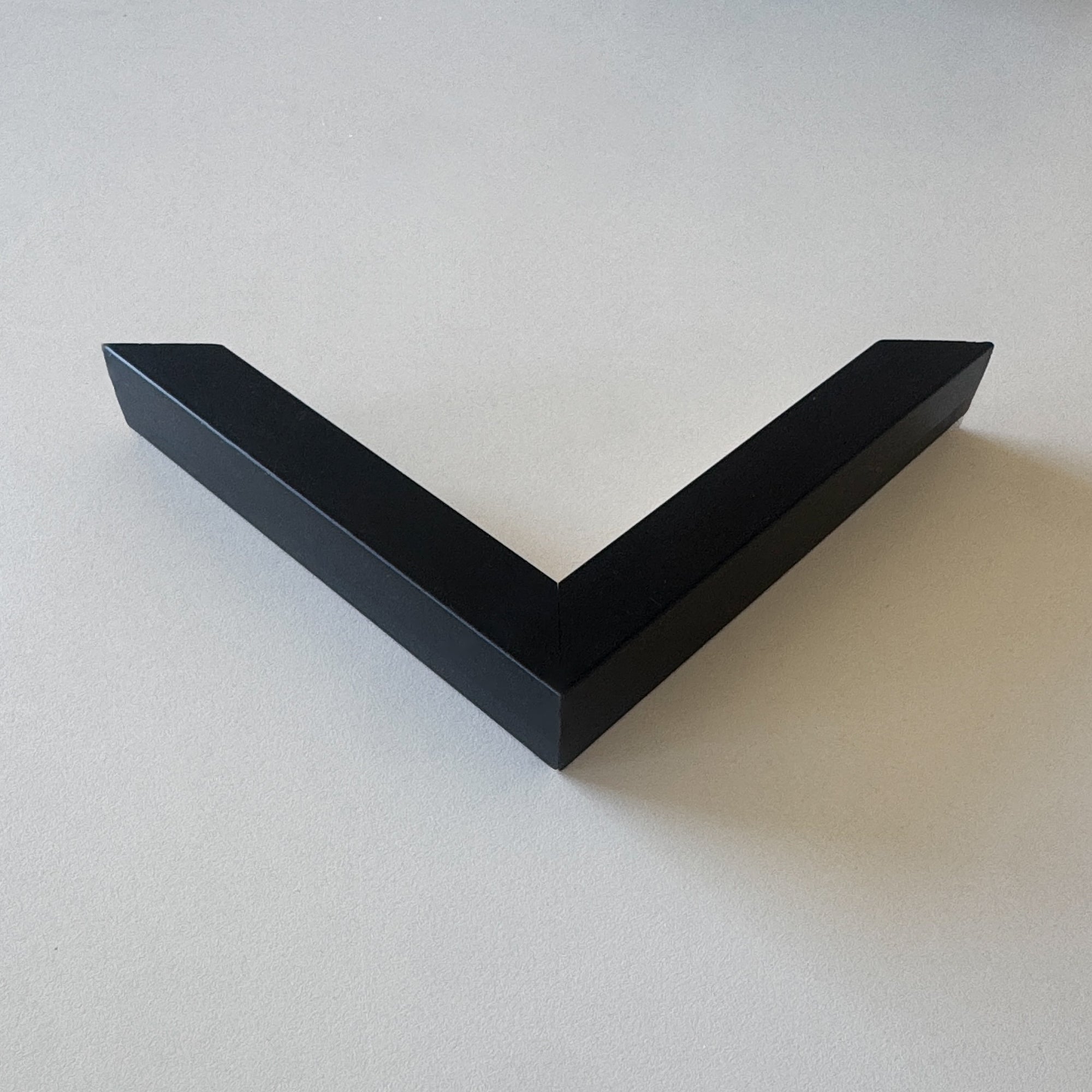 Sample: Black wooden frame - Wide (20x20 mm)