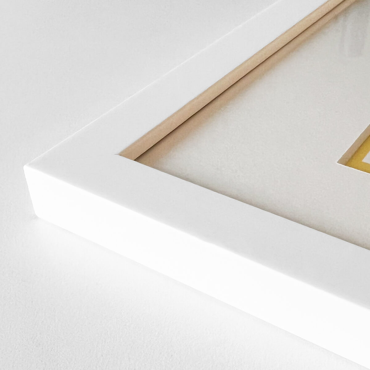 White wooden frame - Narrow (15 mm) - 50x70 cm