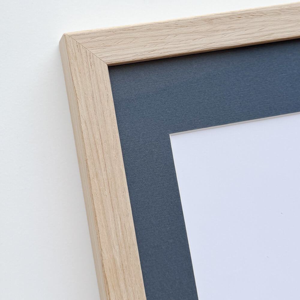 Picture frame in light wood - Narrow (15 mm) - 50x70 cm