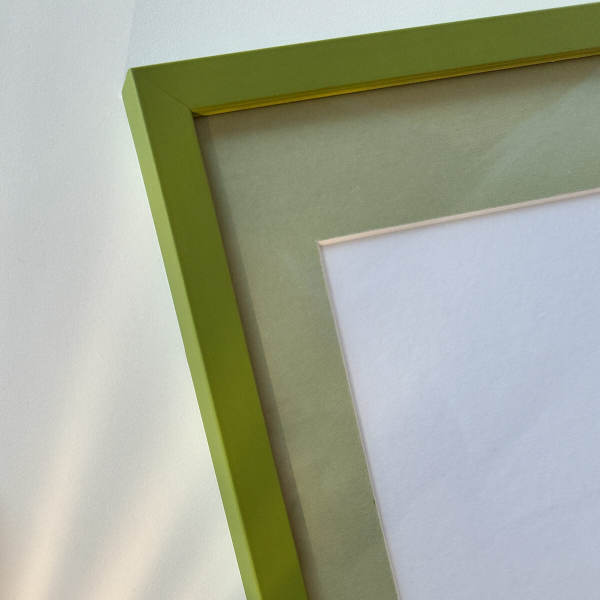 Olive green matte wooden frame - Narrow (15 mm) - 60x80 cm