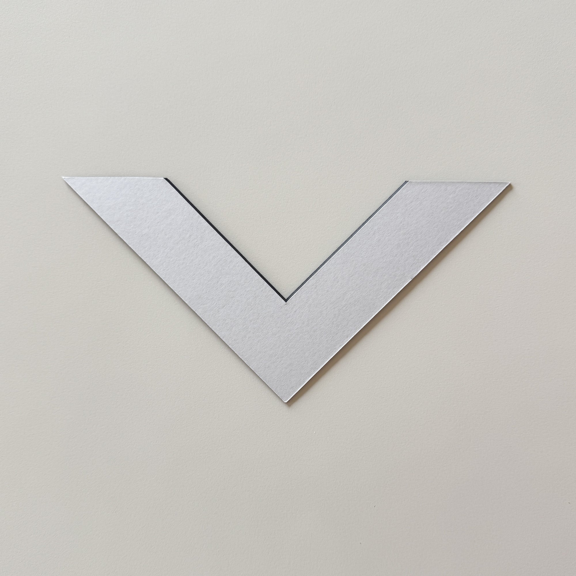 Sample: White passepartout with black core