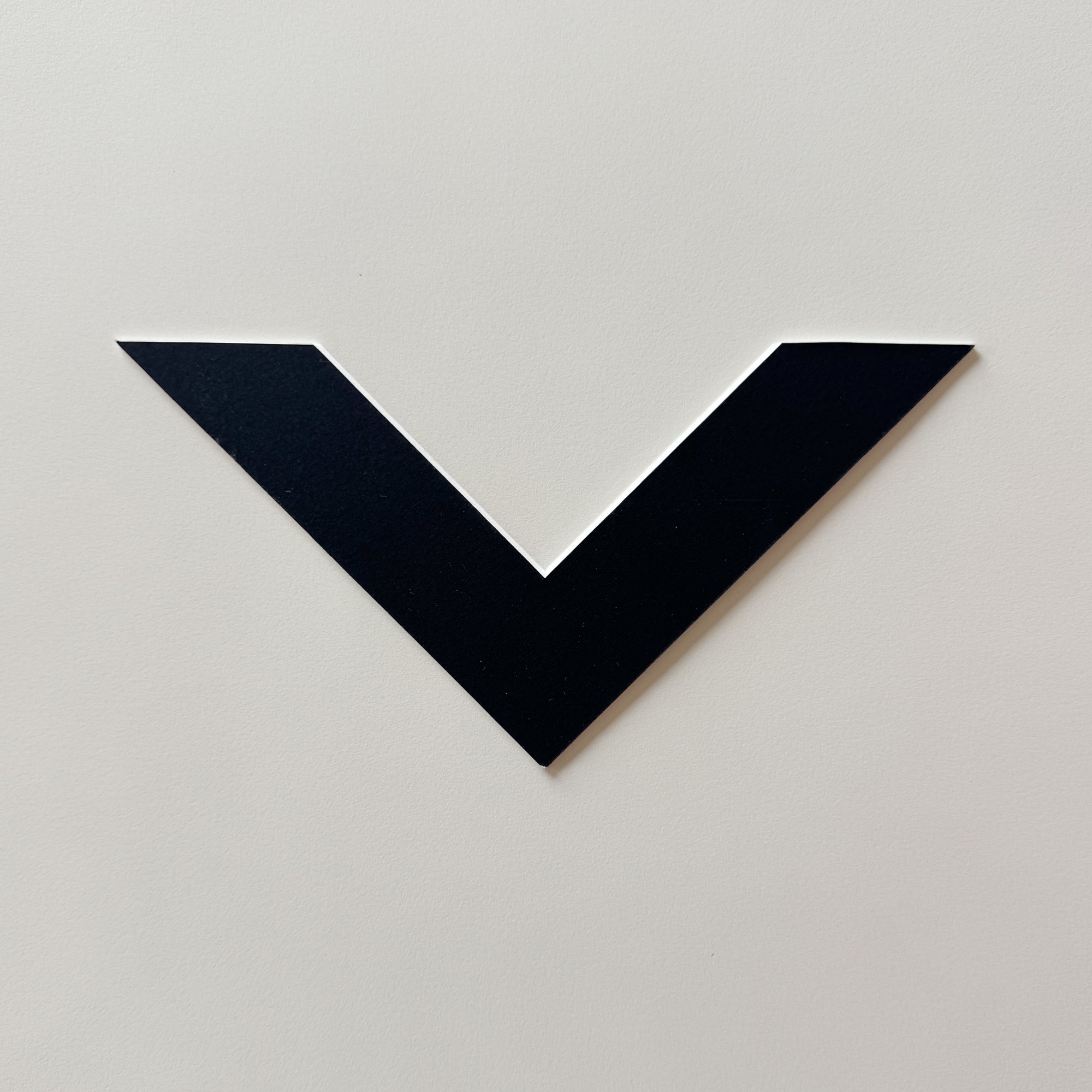 Sample: Black passepartout with white core