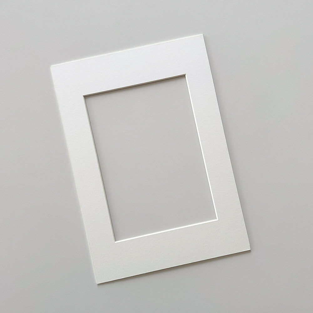 Off-white passepartout