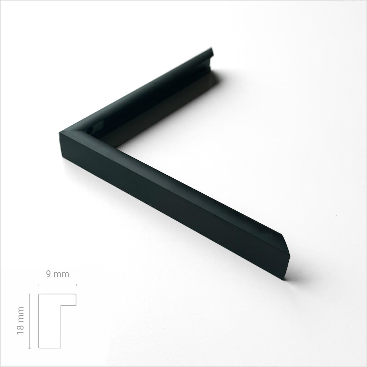 Black aluminum frame - Narrow (9 mm) - 50x70 cm