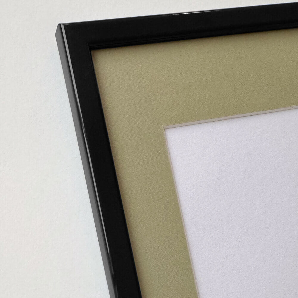 Black glossy wooden frame - Narrow (13 mm) - 40x50 cm
