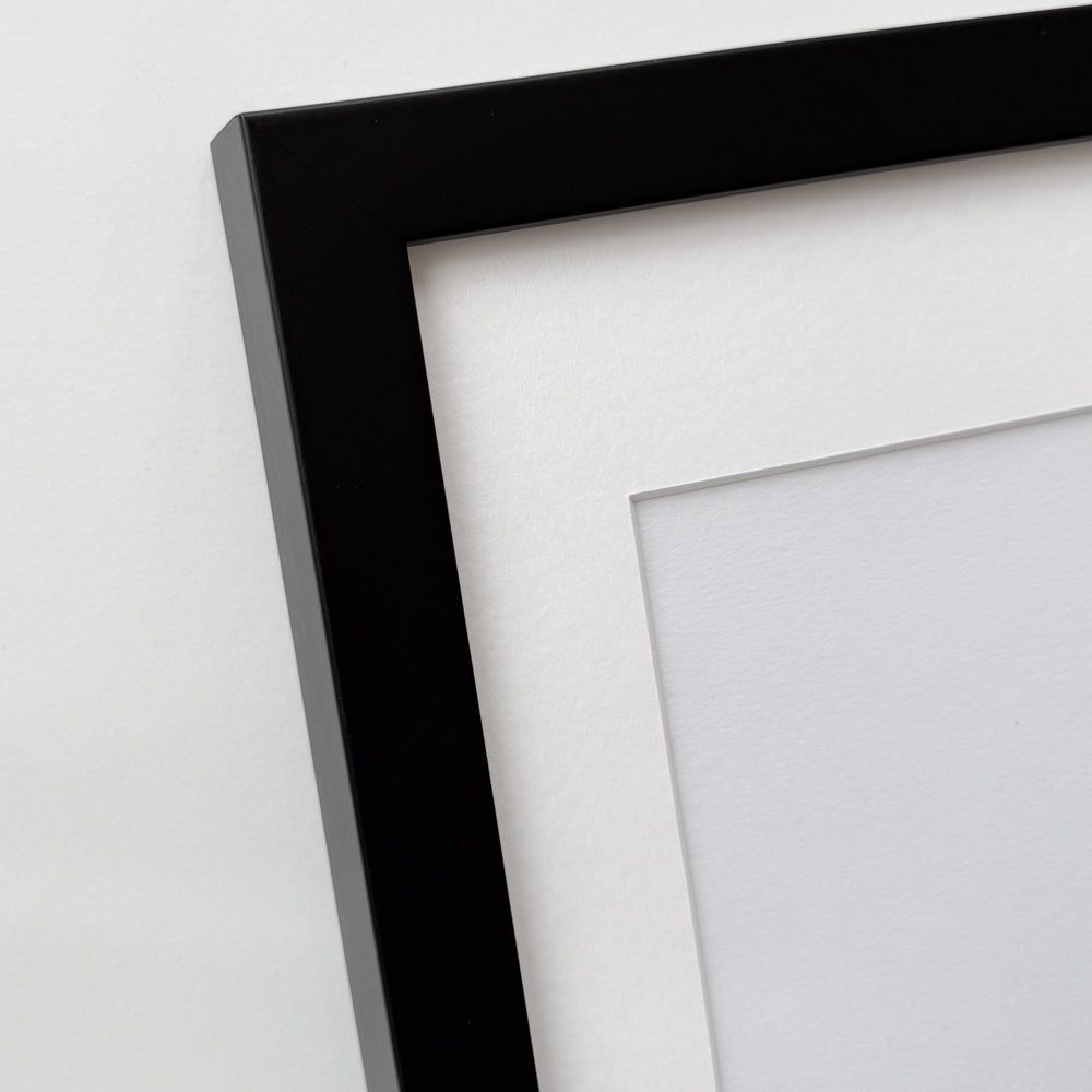 Black wooden frame - Wide (20 mm) - 40×50 cm