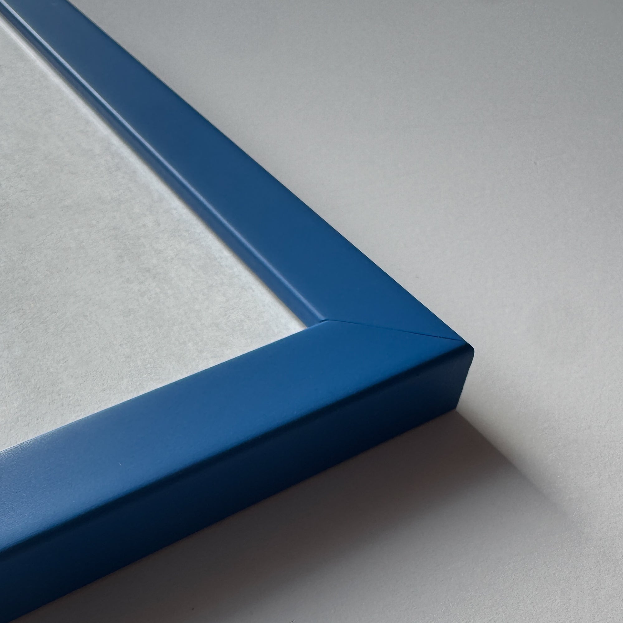 Blue matte wooden frame - Narrow (15 mm) - 18x24 cm