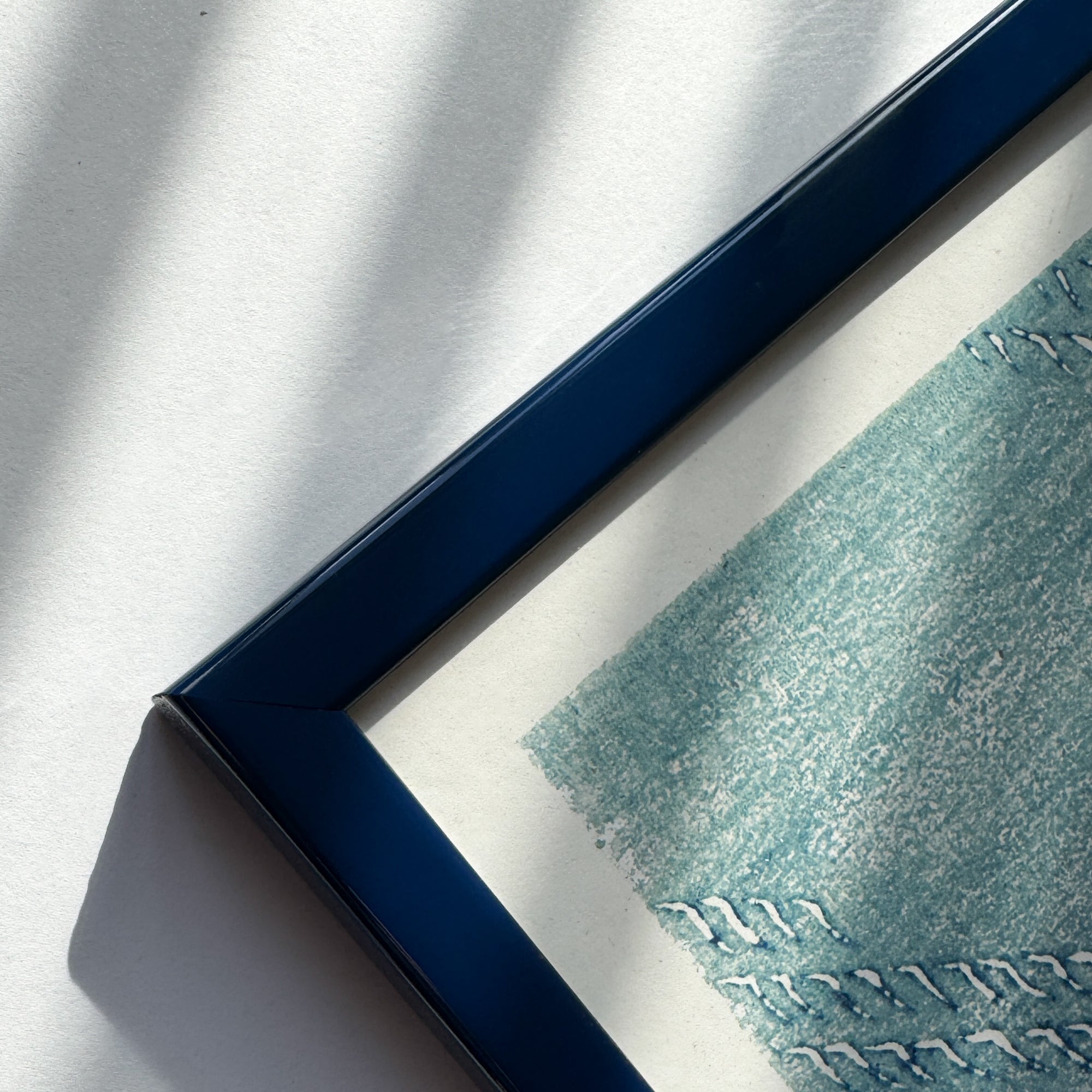 Dark blue glossy wooden frame - Narrow (13 mm)