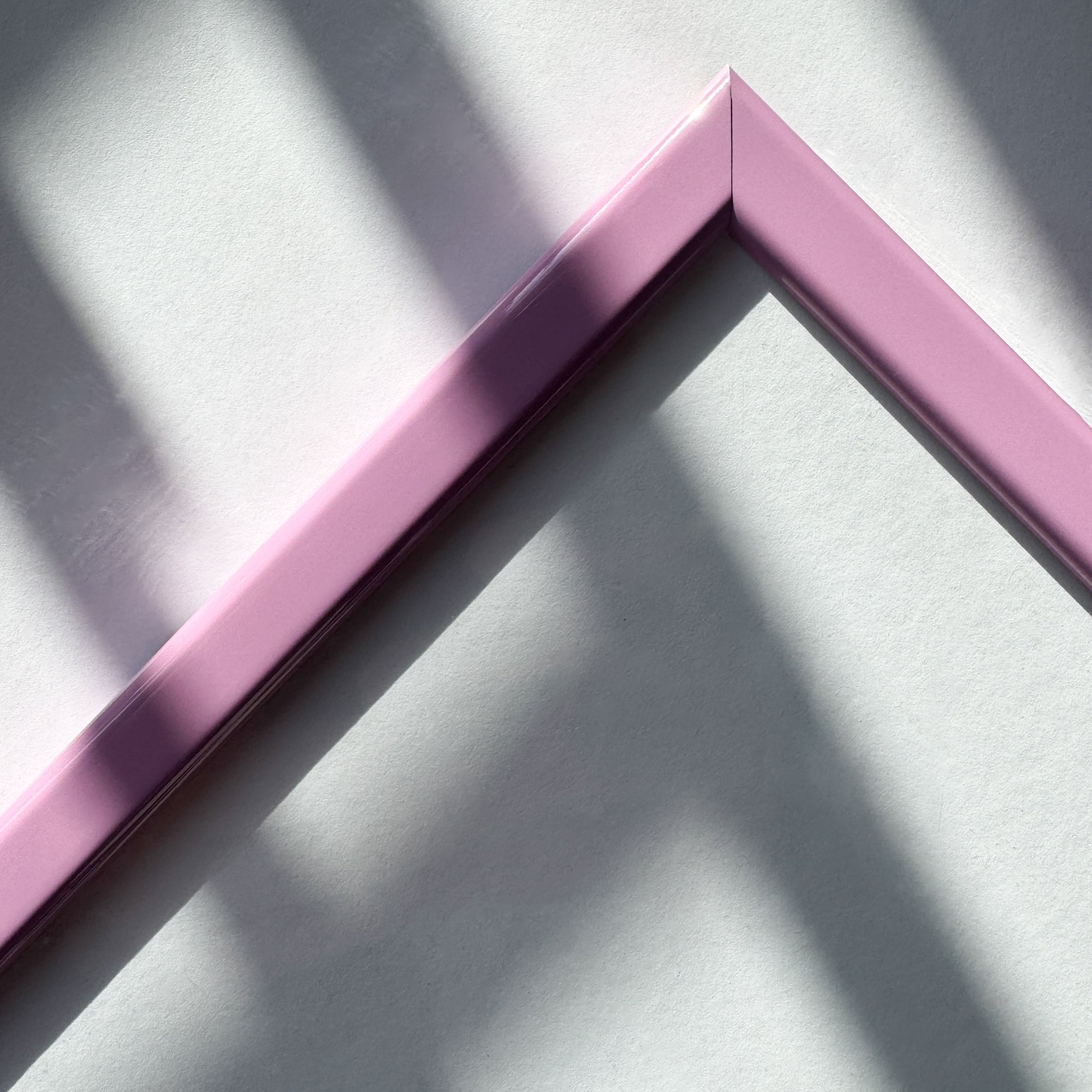 Pink glossy wooden frame - Narrow (13 mm)
