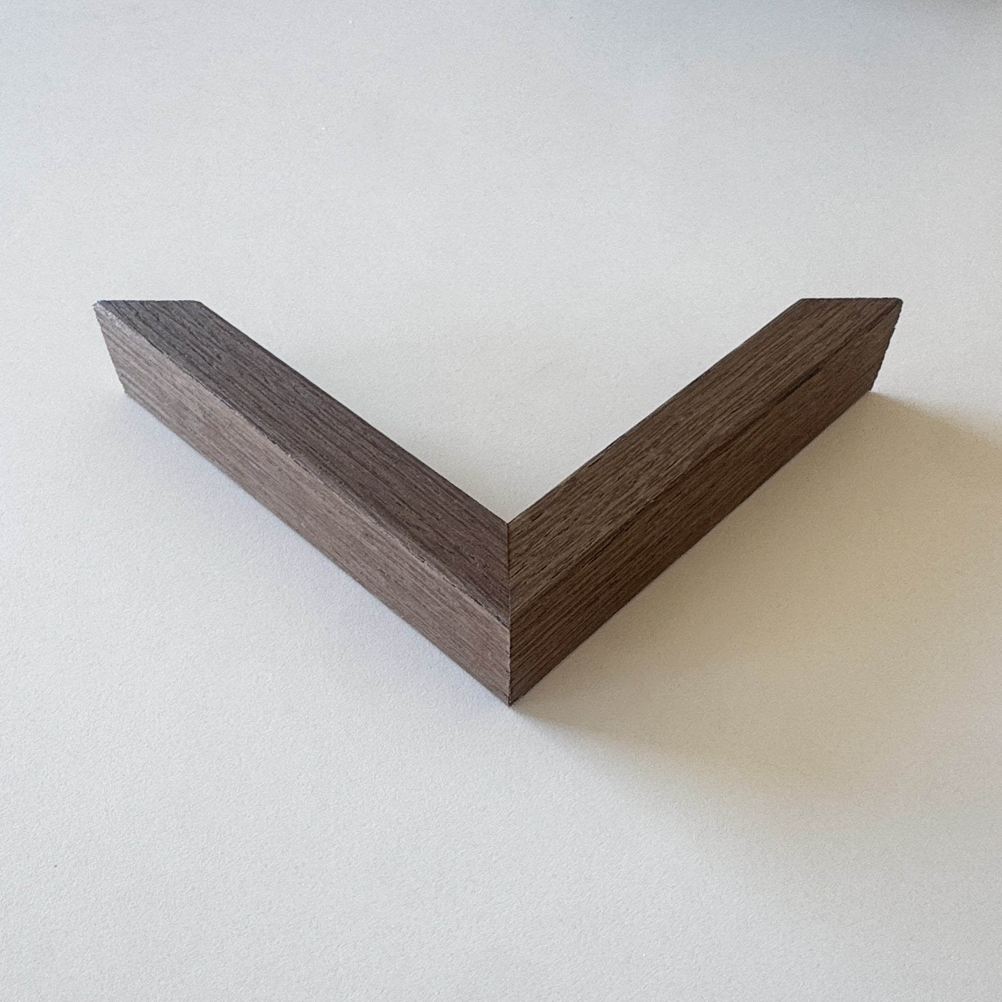 Sample: Smoked Oak Veneer Frame – Wide (20×30 mm)