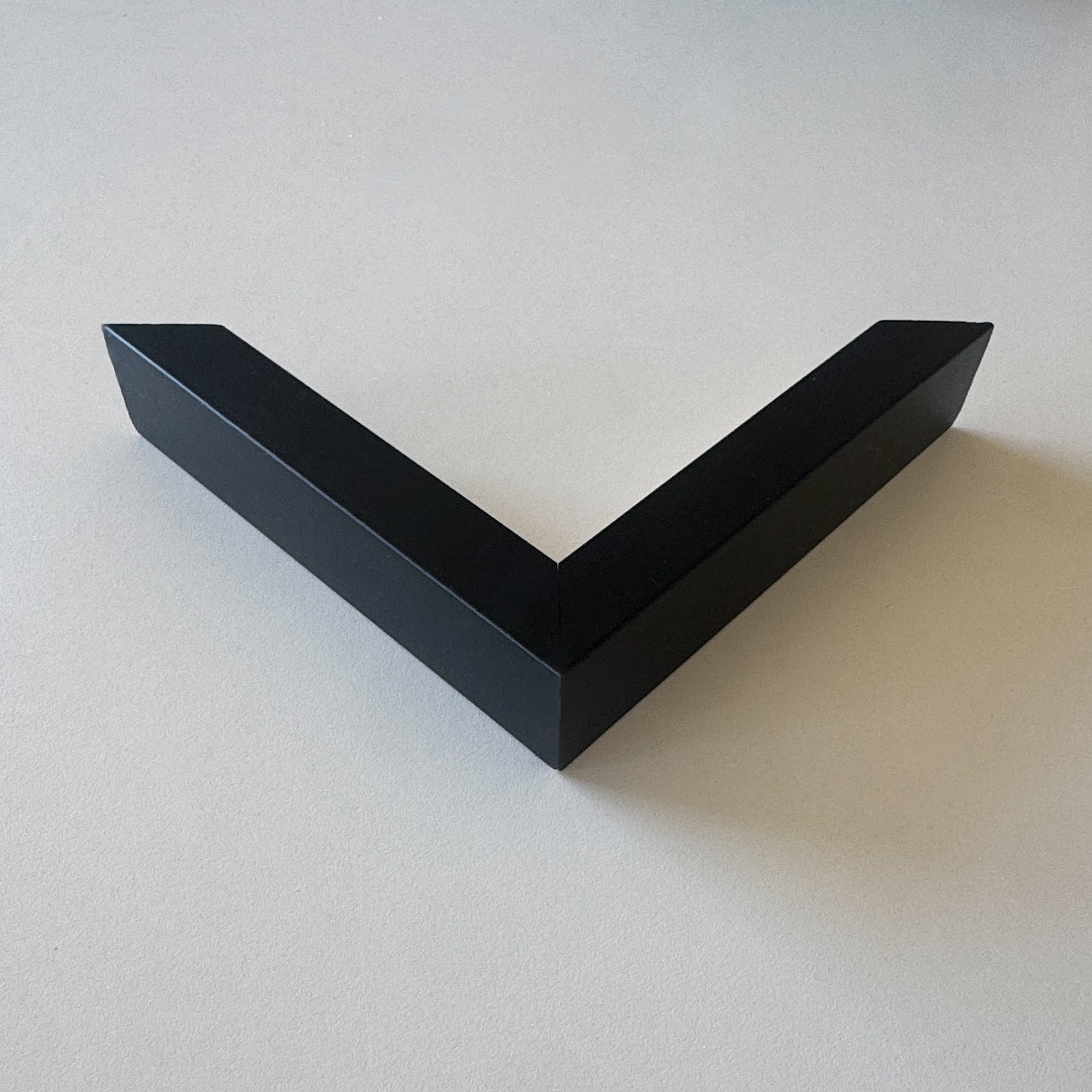 Sample: Black wooden frame - Wide (20x30 mm)