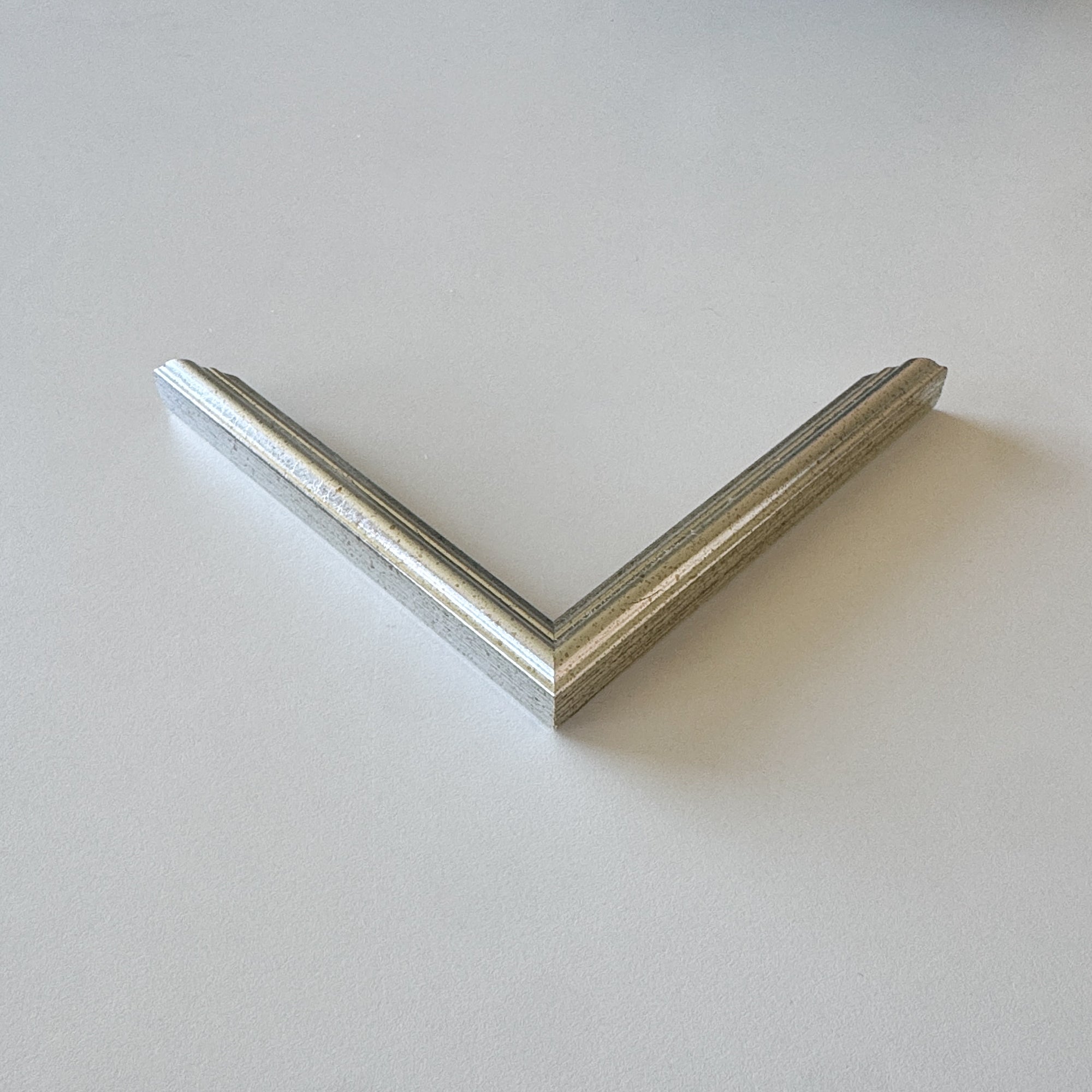 Sample: Vintage Silver Frame - Narrow (15 mm)