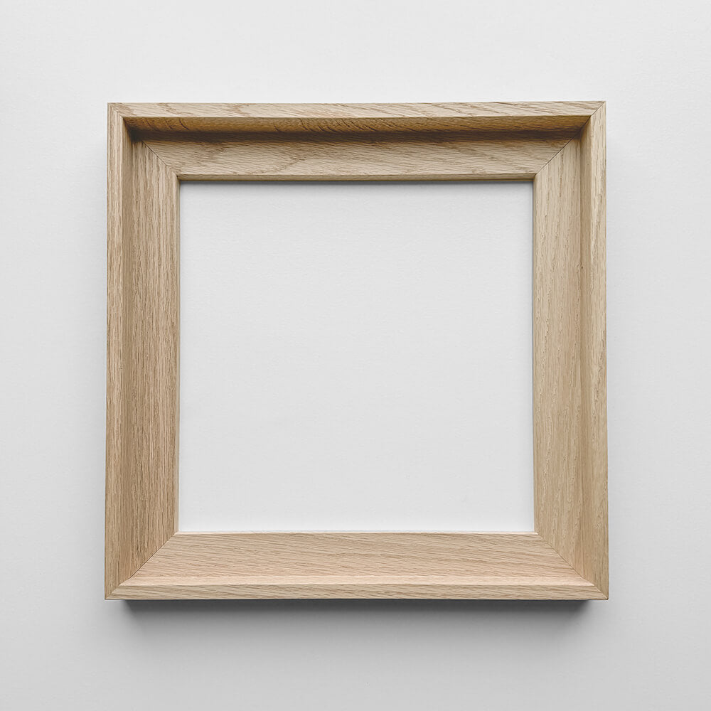 Floater frame in solid oak