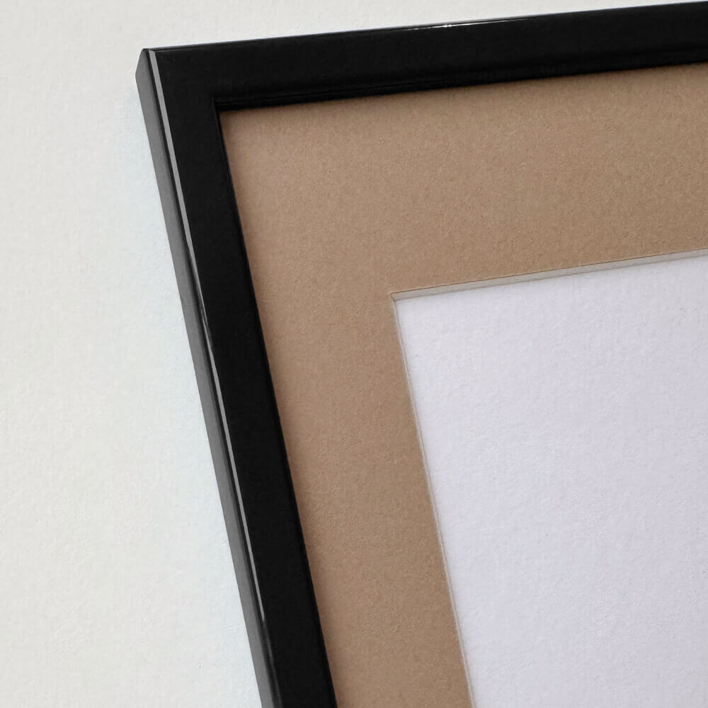 Black glossy wooden frame - Narrow (14 mm) - 50x70 cm