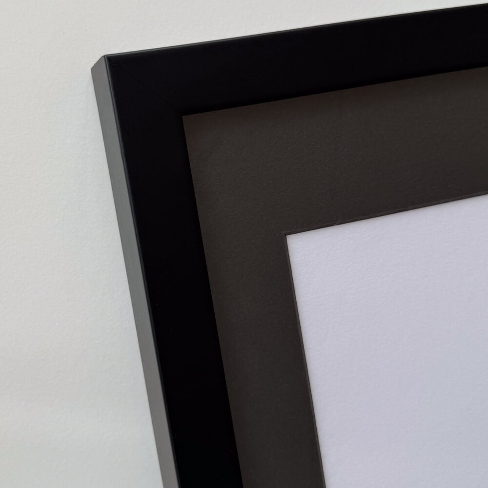 Black wooden frame - Wide (20 mm) - A2 (42x59.4 cm)