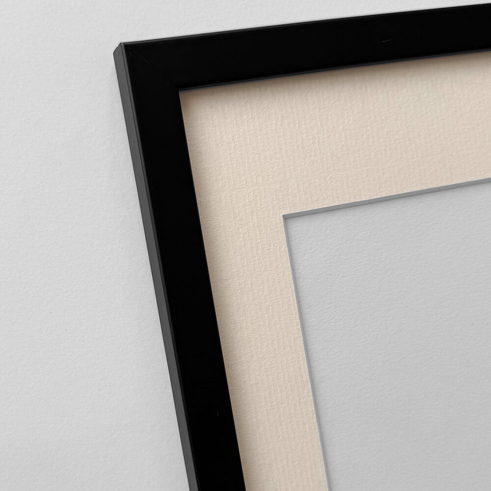 Black wooden frame - Narrow (15 mm) - A2 (42x59.4 cm)