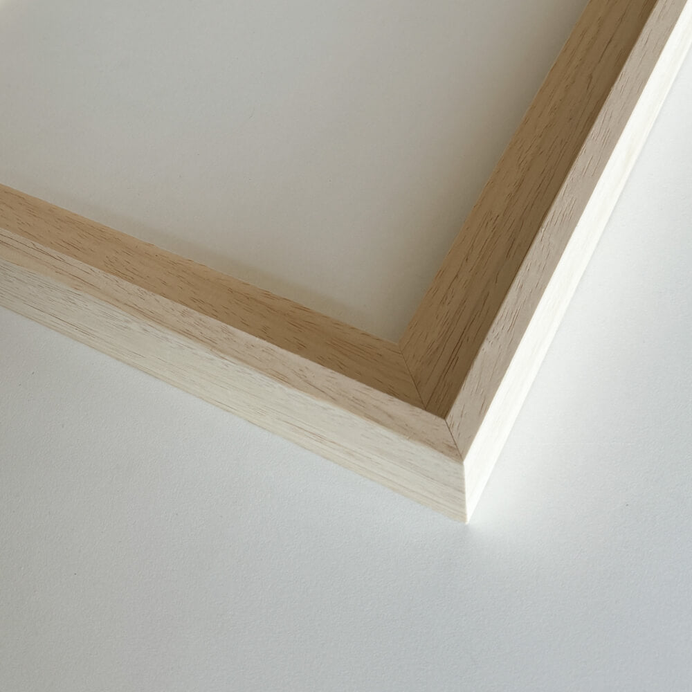 Floater frame in light oak